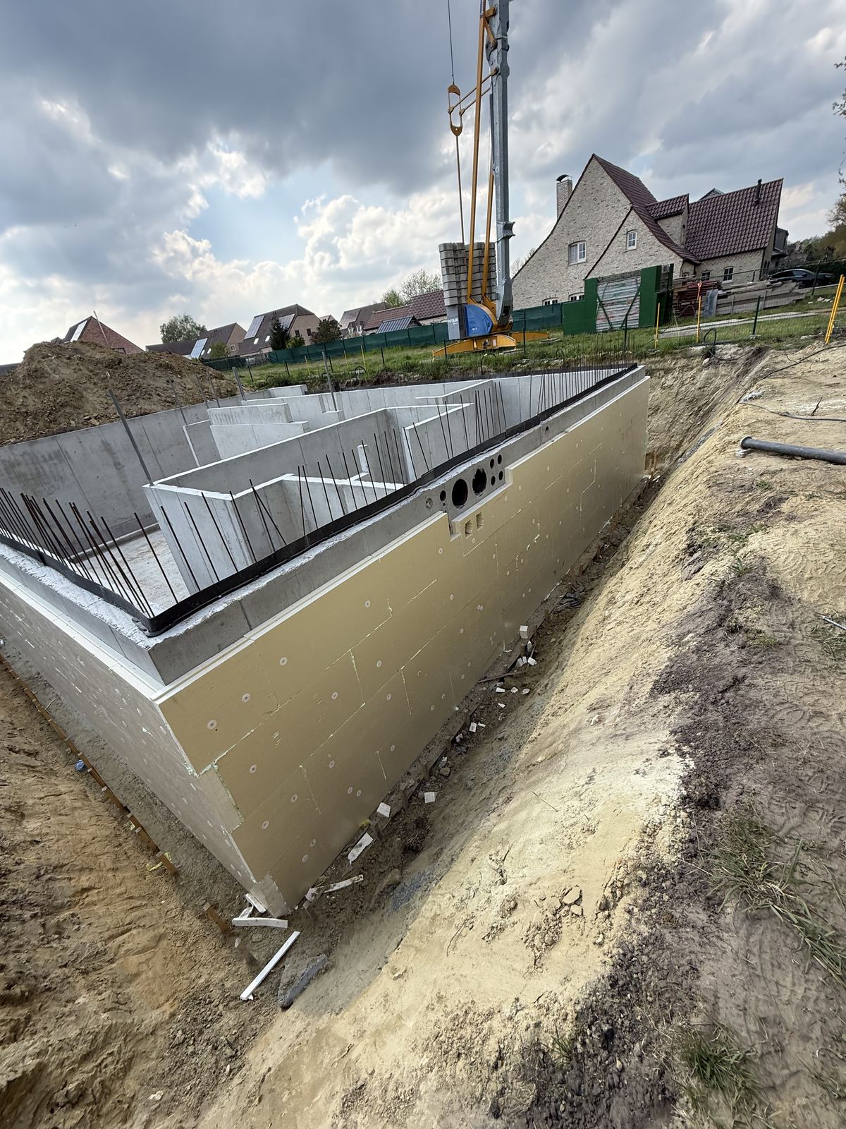 Kelder en fundering in beton met isolatie
